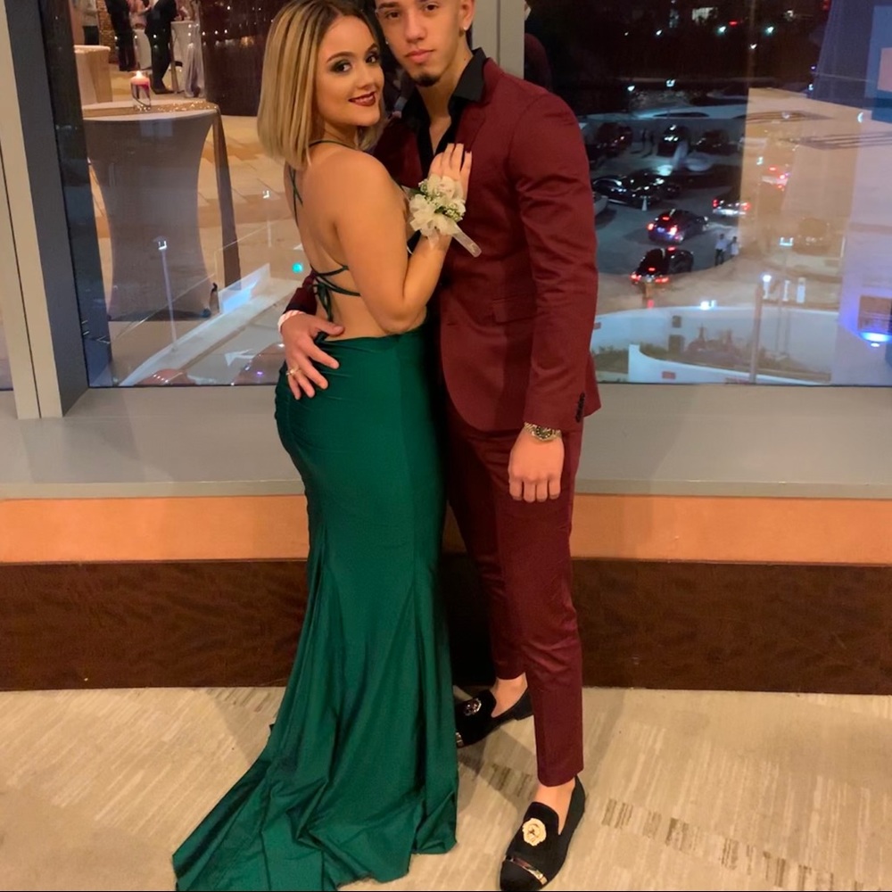 Prom / gown